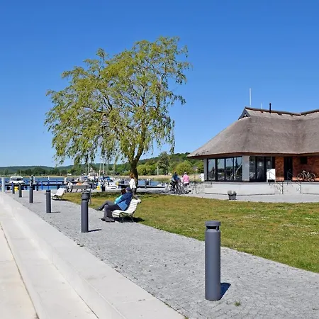 Schoenes Mit Kamin Und Sauna Im Ostseebad Apartment *