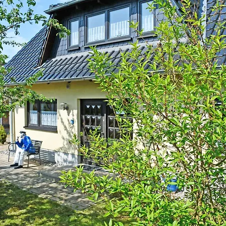 Schoenes Mit Kamin Und Sauna Im Ostseebad Apartmán
